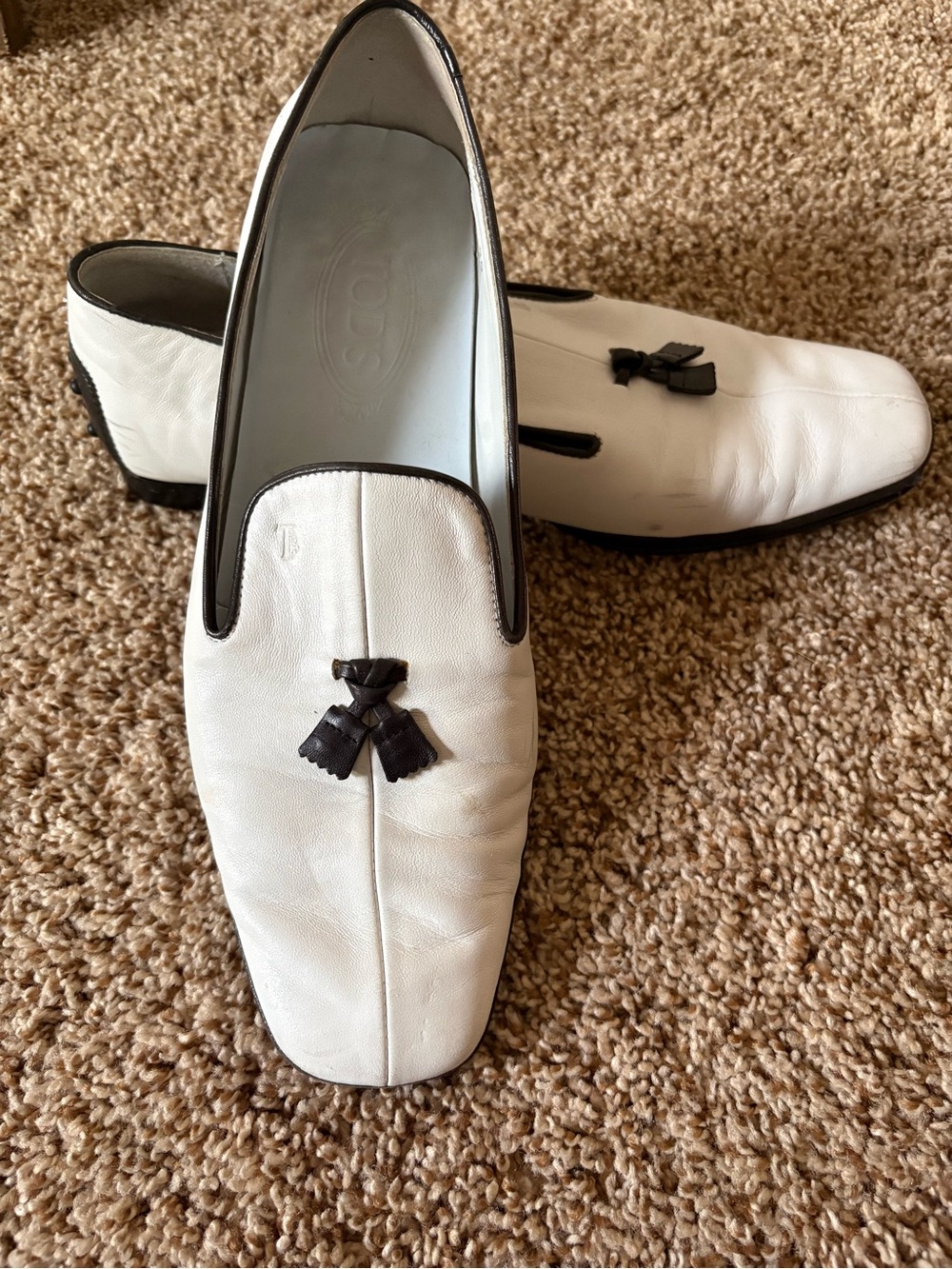 Tods White Leather Tassel Loafers- Classic Slip-On